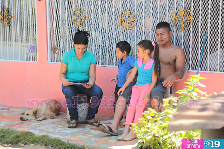 T&iacute;tulos de propiedad llegan a las familias de las comunidades de Tipitapa